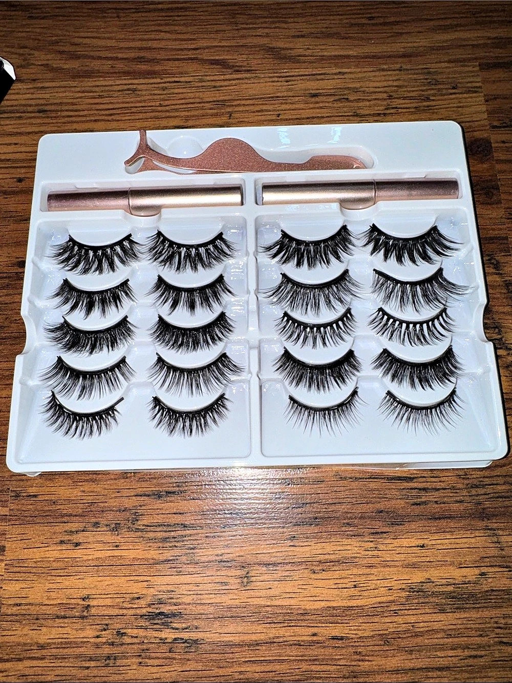 Magnetic Eyeliner & Eyelashes Set Black C1.FR.2.1.F1